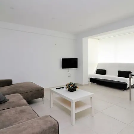 Apartment Versalles 7-32